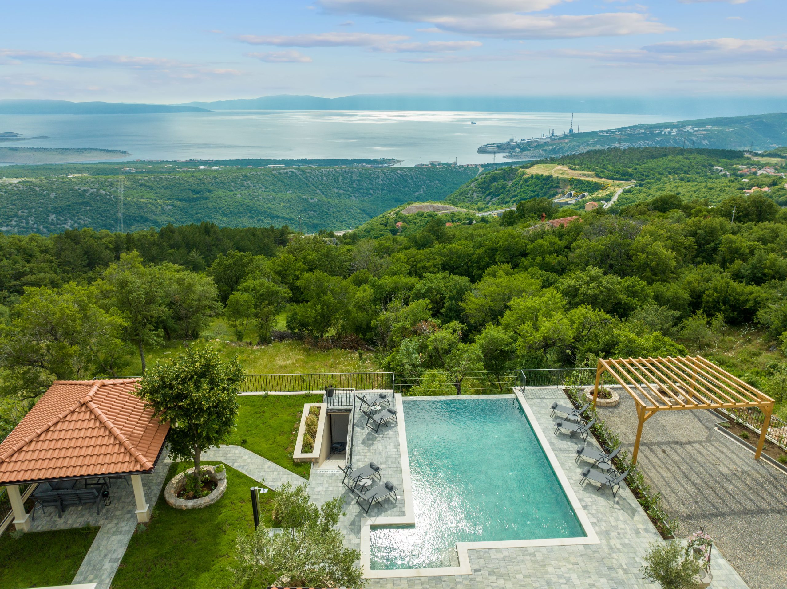 Villa Green Garden | Luxury vacation with a panoramic view